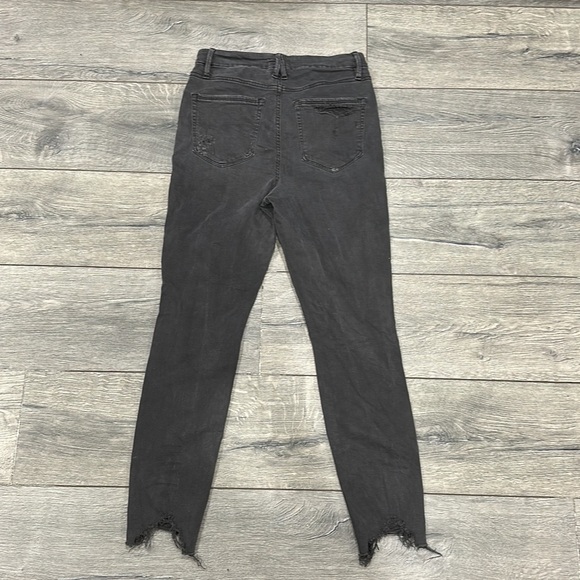 • GOOD AMERICAN • Women’s Good Legs Black Crop Jean Black153 Distressed 6/28 - Picture 5 of 5